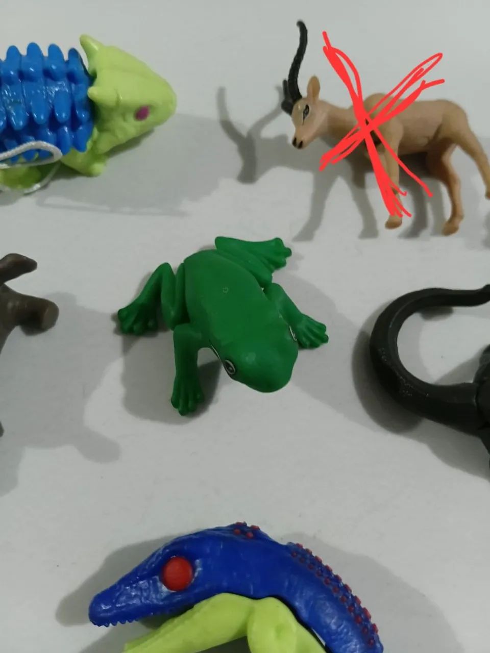Bonecos kinder Ovo,  15 reais cada  - Foto 2