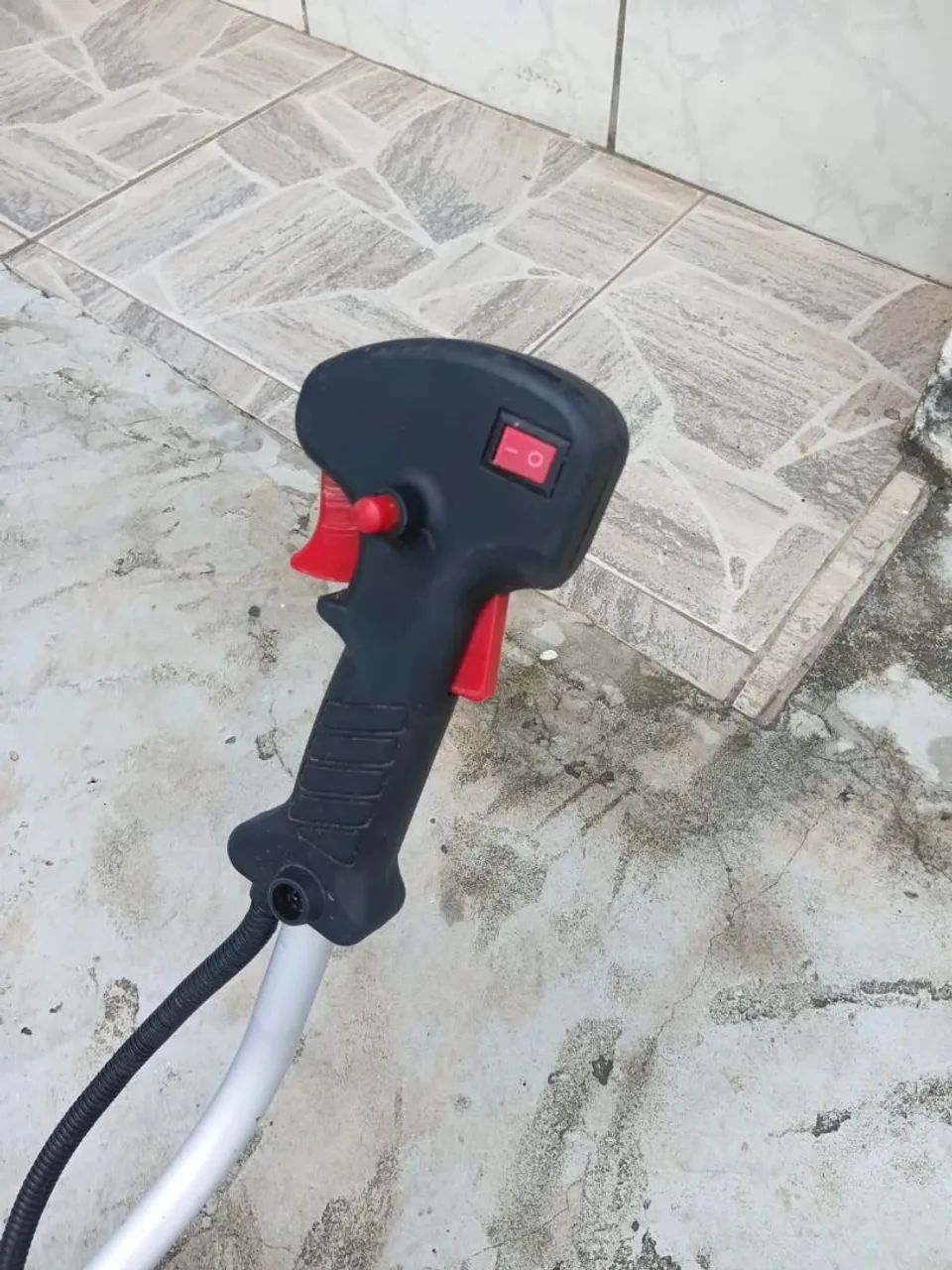 Vende se uma roçadeira da marca CG 550B Garthen  por 650 - Foto 2