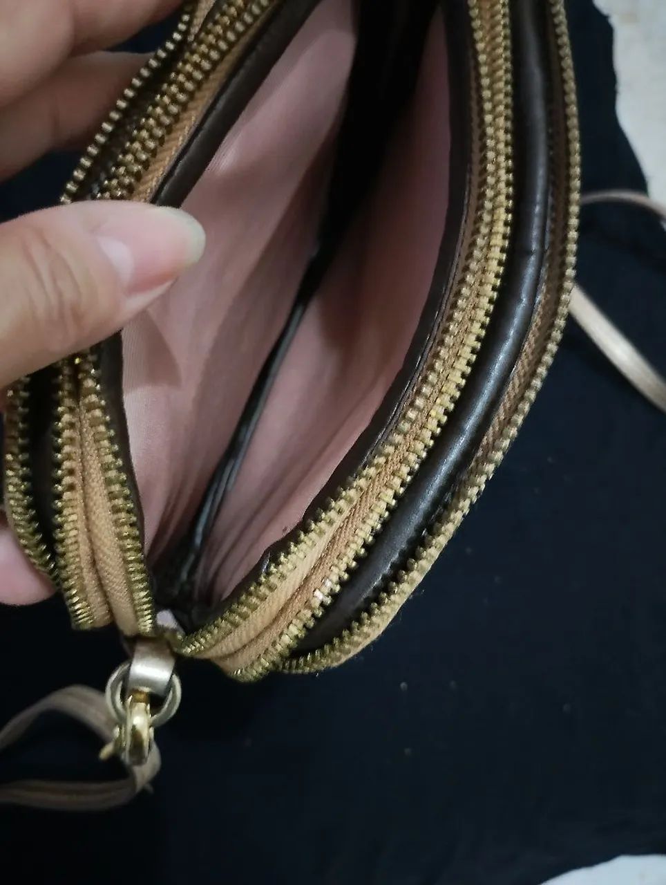 Vendo bolsa de grife luz da lua em perfeito estado  - Foto 5