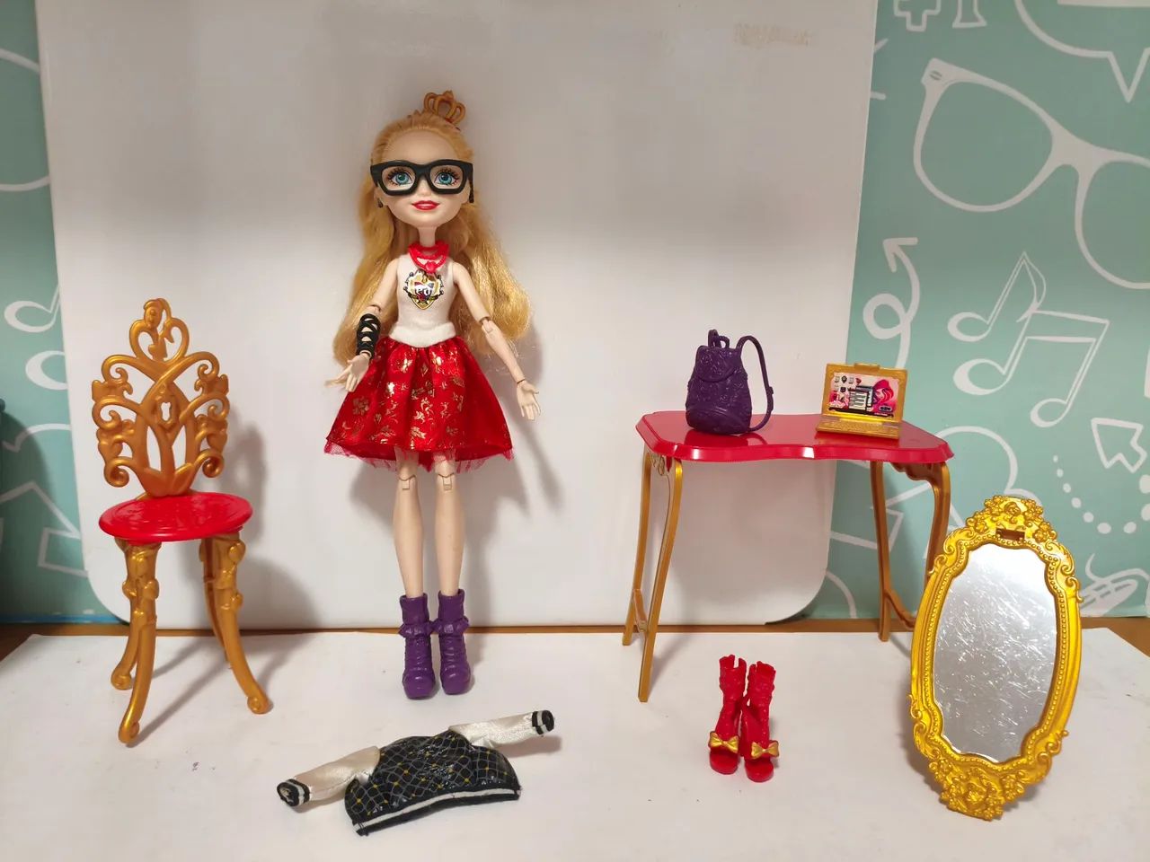 Boneca Ever After High Apple White Back to School 