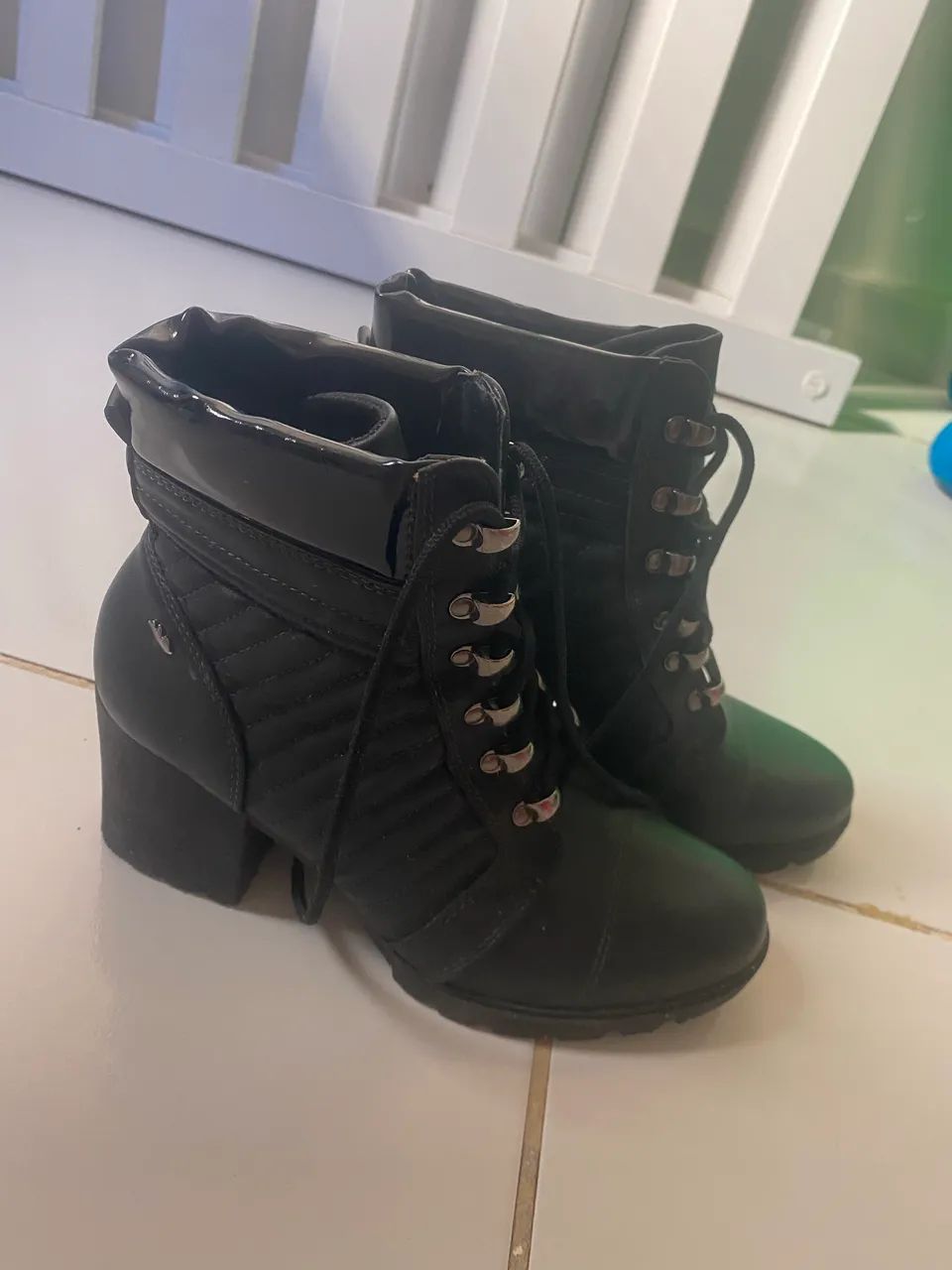 Bota e uma Kenner - Foto 3