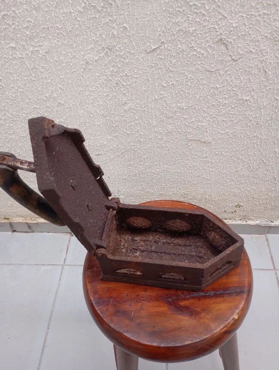 Ferro de passar Antigo a brasa - Foto 3