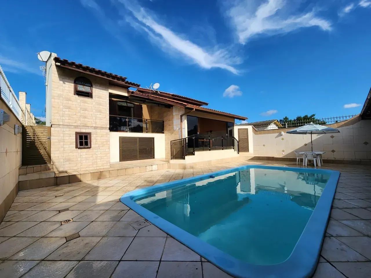 Casa Ampla Com Piscina Próxima ao Centro de Criciúma - Foto 2