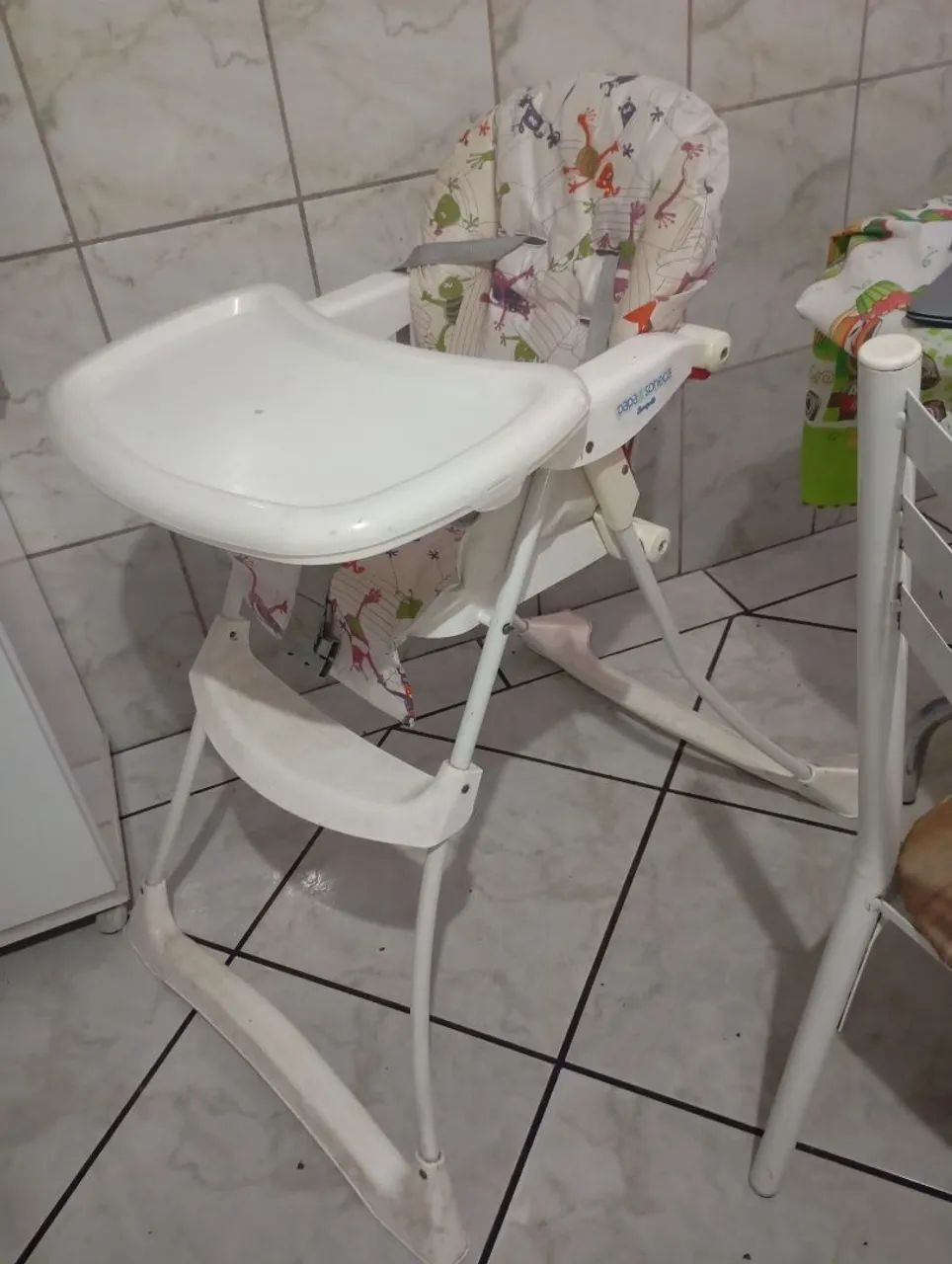Cadeirinha de alimentação 