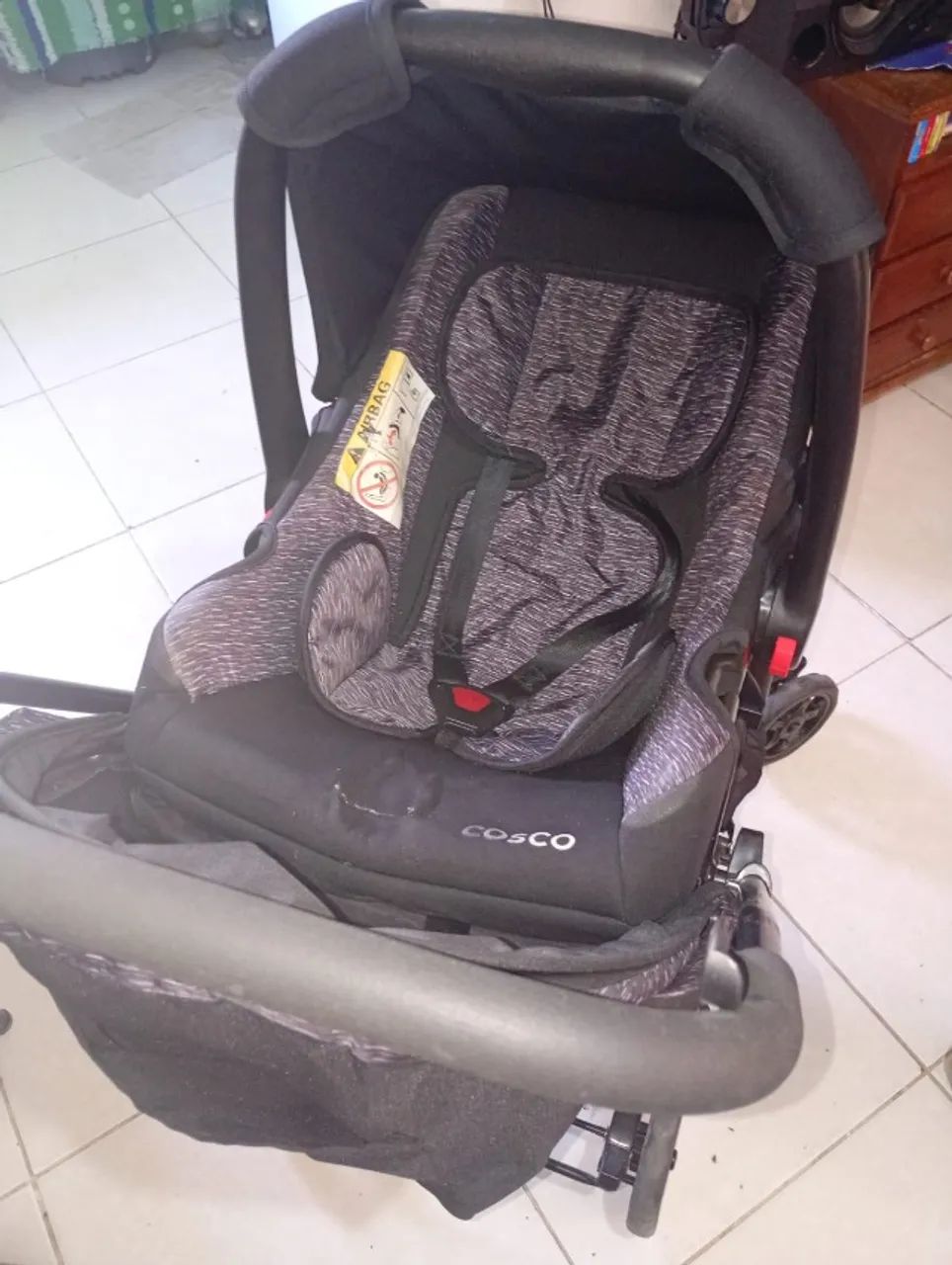 Carrinho De bebê com bebê conforto  - Foto 4