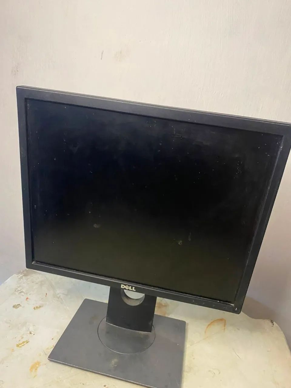 Monitor Dell P1917Sc 19" - HDMI, DisplayPort e VGA
