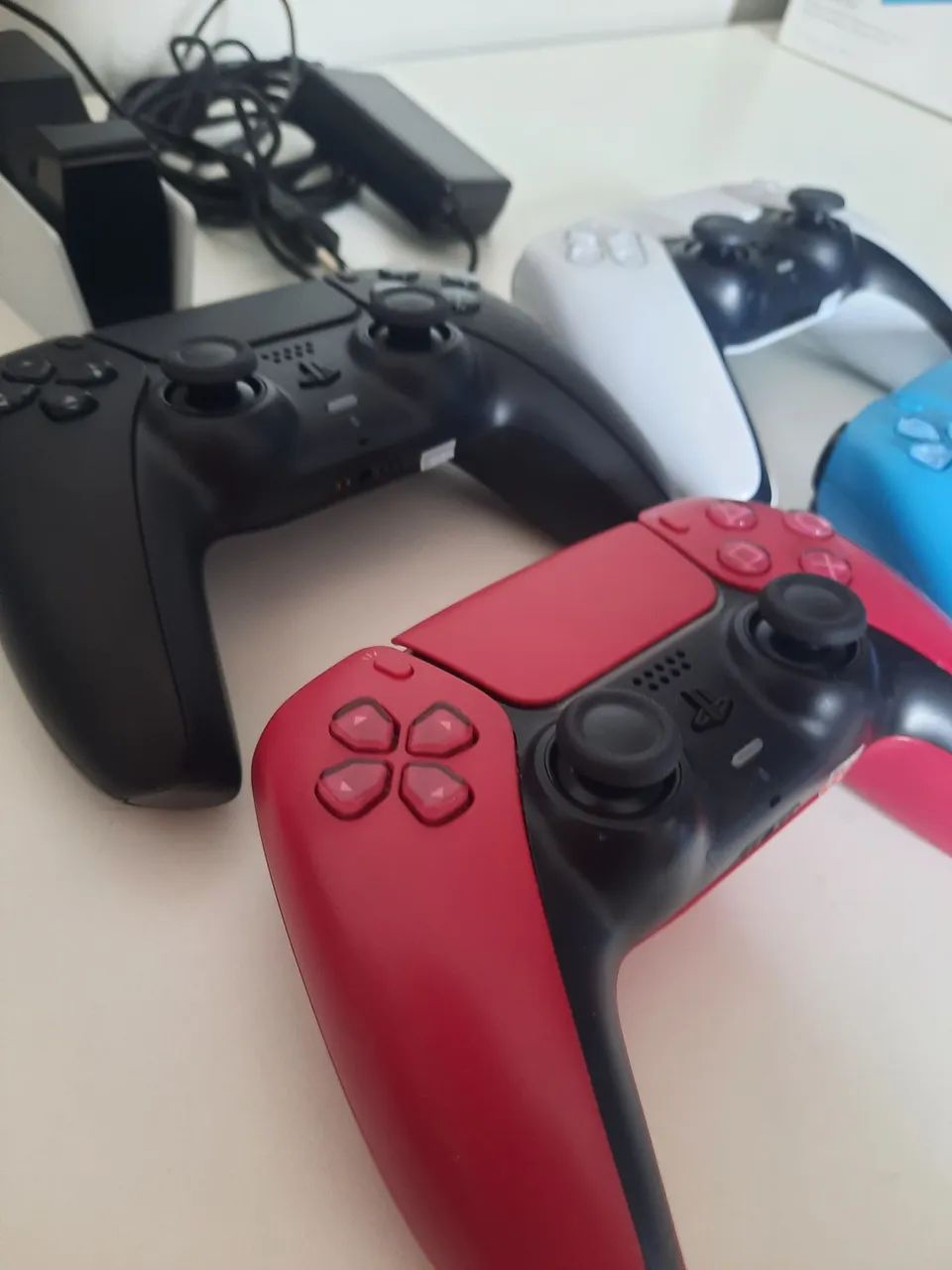 Controle de PS5 + base de carregamento Sony - Foto 2