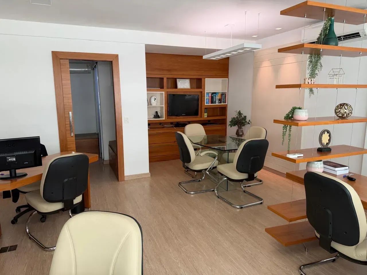Sala mobiliada á venda
