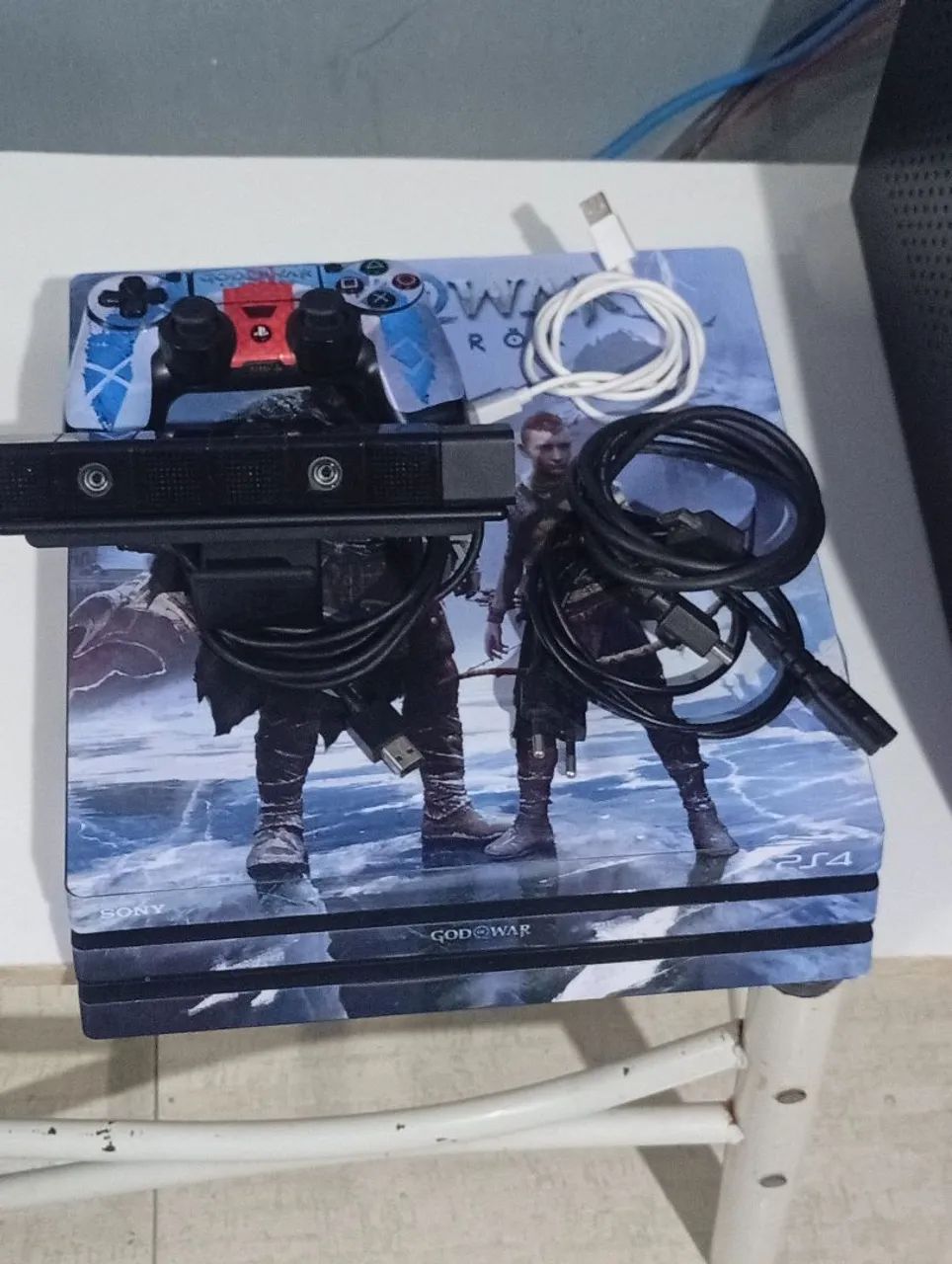 Ps4  pró  DB GOD OF WAR 