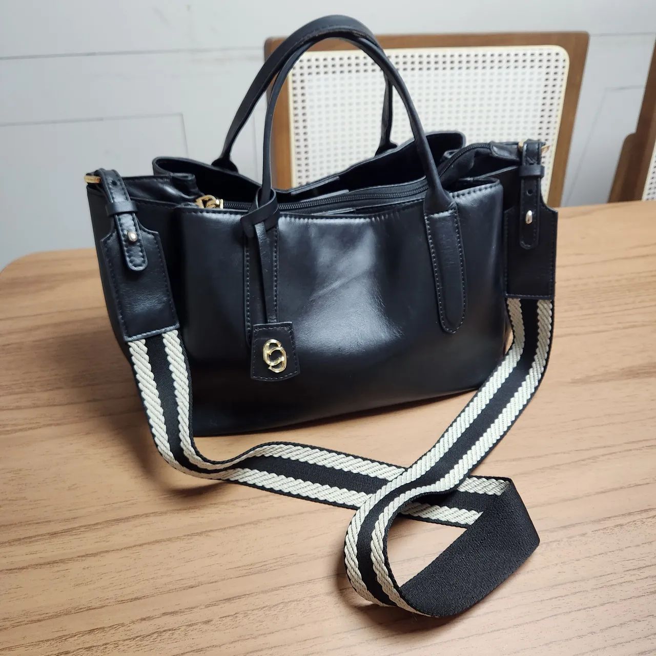 Bolsa Corello preta 