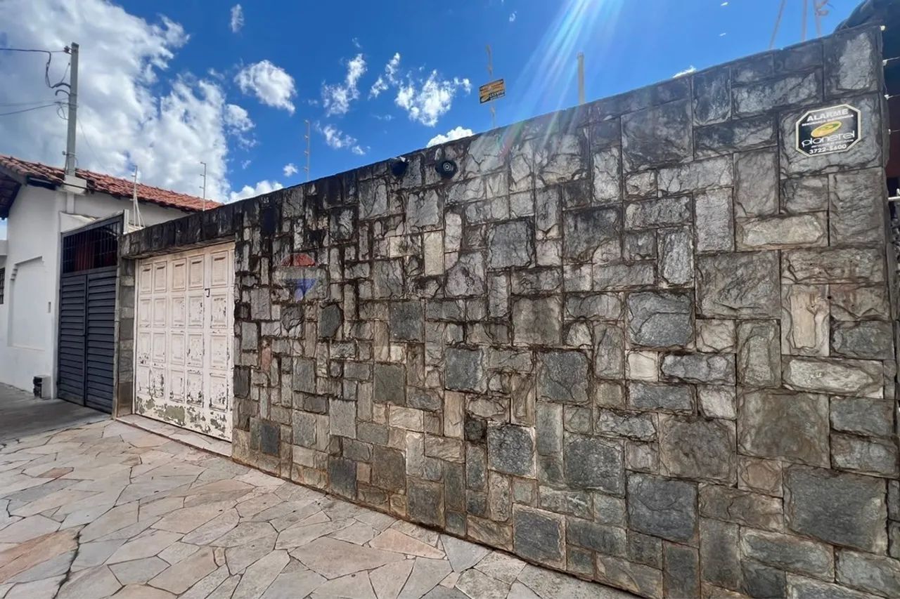 Casa Espetacular com 4 Suítes e Amplo Quintal - Foto 2