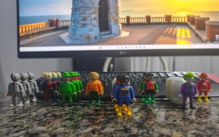 PLAYMOBIL DC KINDER OVO