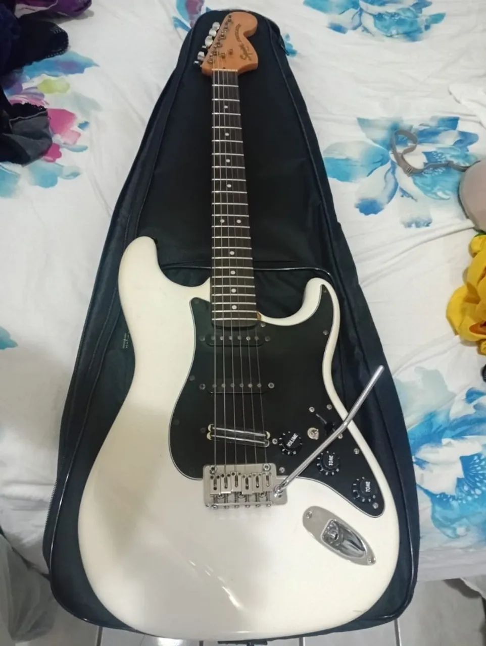 Guitarra squier 