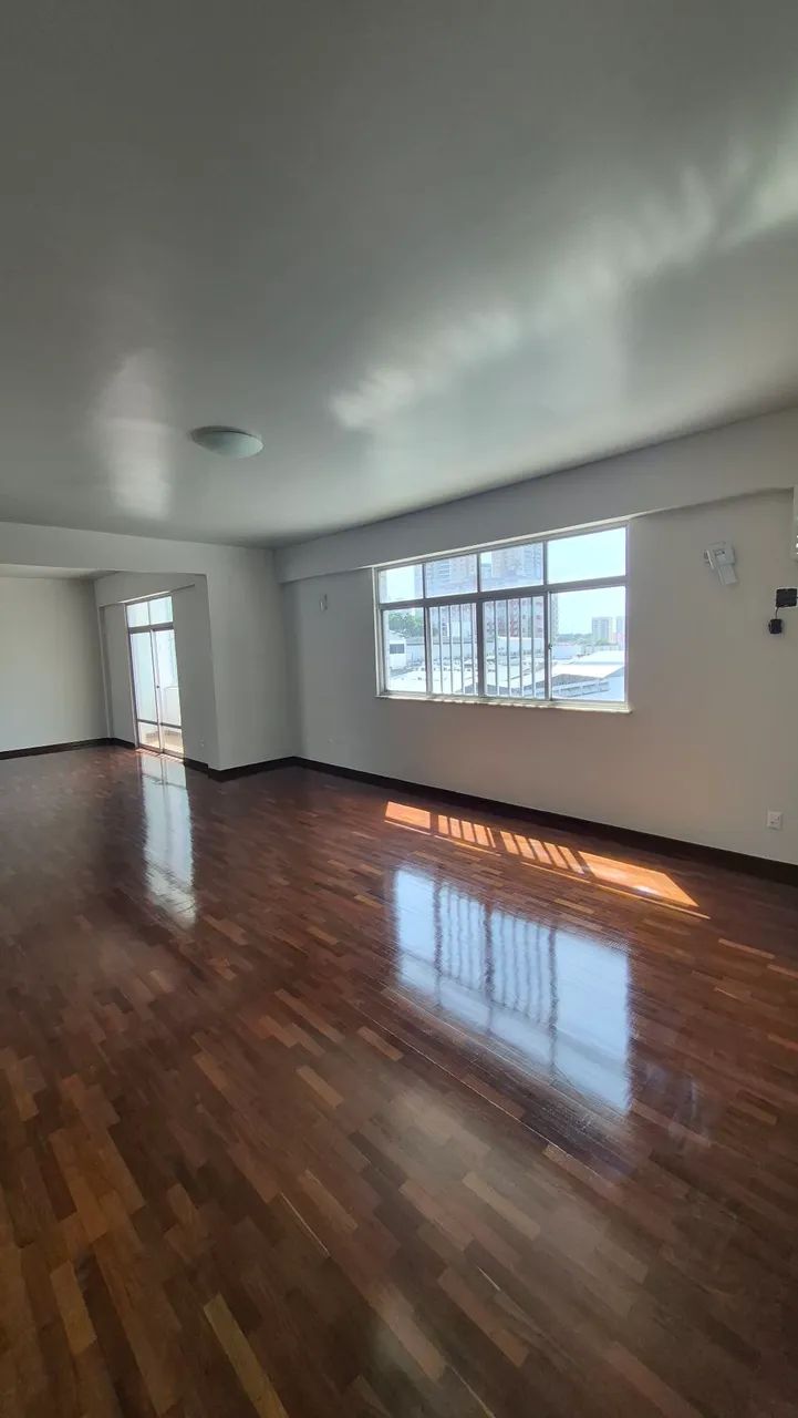 ALUGA-SE APARTAMENTO no Edifício DOM LEÔNIDAS  - Foto 2