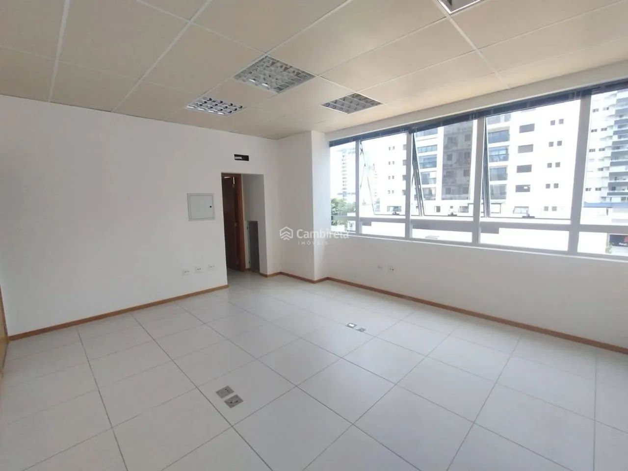 Sala Comercial para Locação com 01 Vaga de Garagem no Bairro Kobrasol - Foto 5