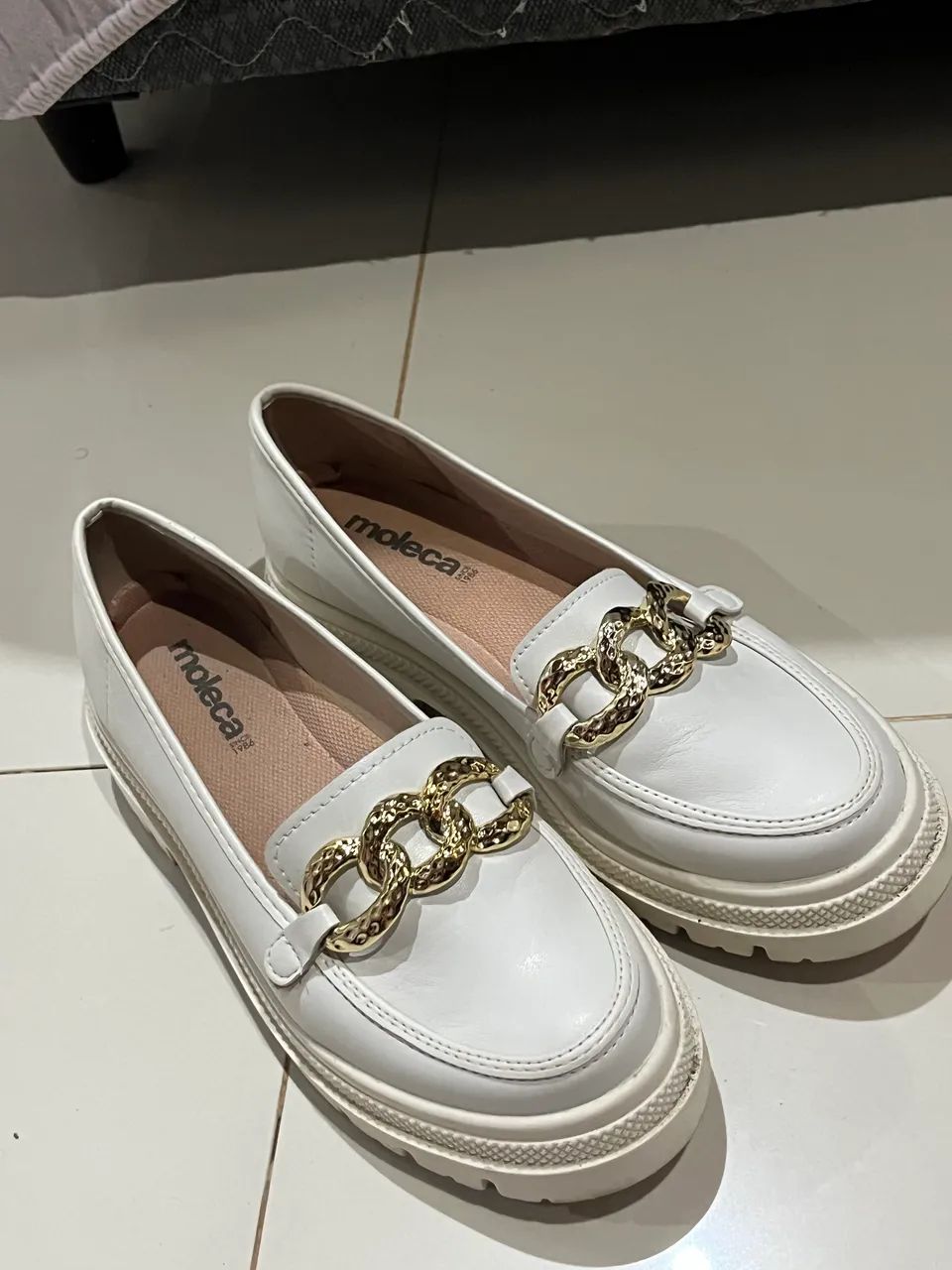 Mocassim Moleca TAM 36 off white - Foto 4