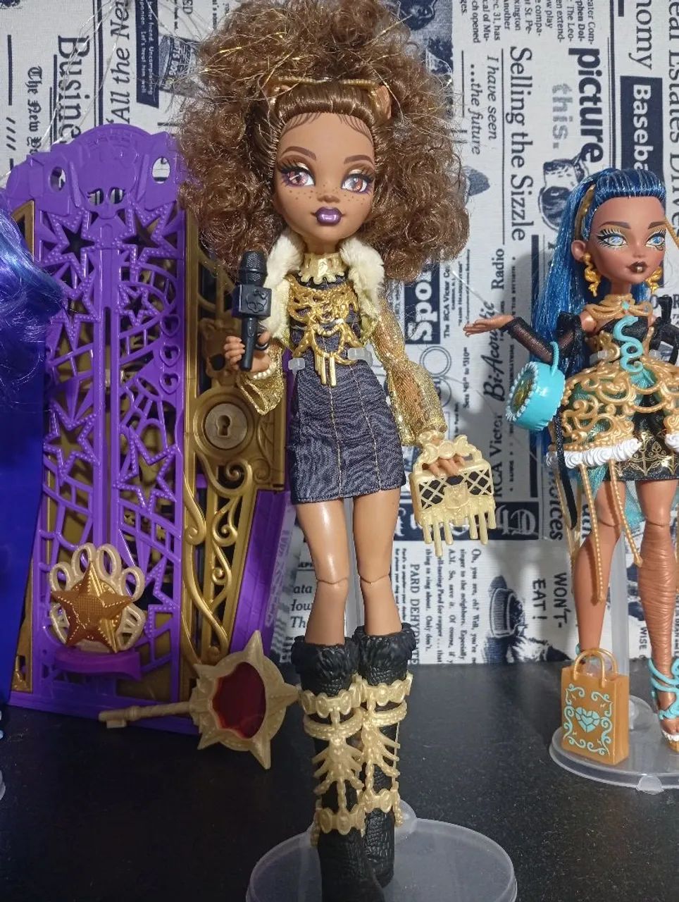 clawdeen wolf hauntlywood