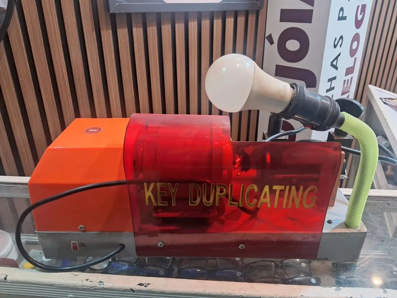 ? Máquina de Copiar Chaves Automática NOVA - Nunca Usada - Foto 2