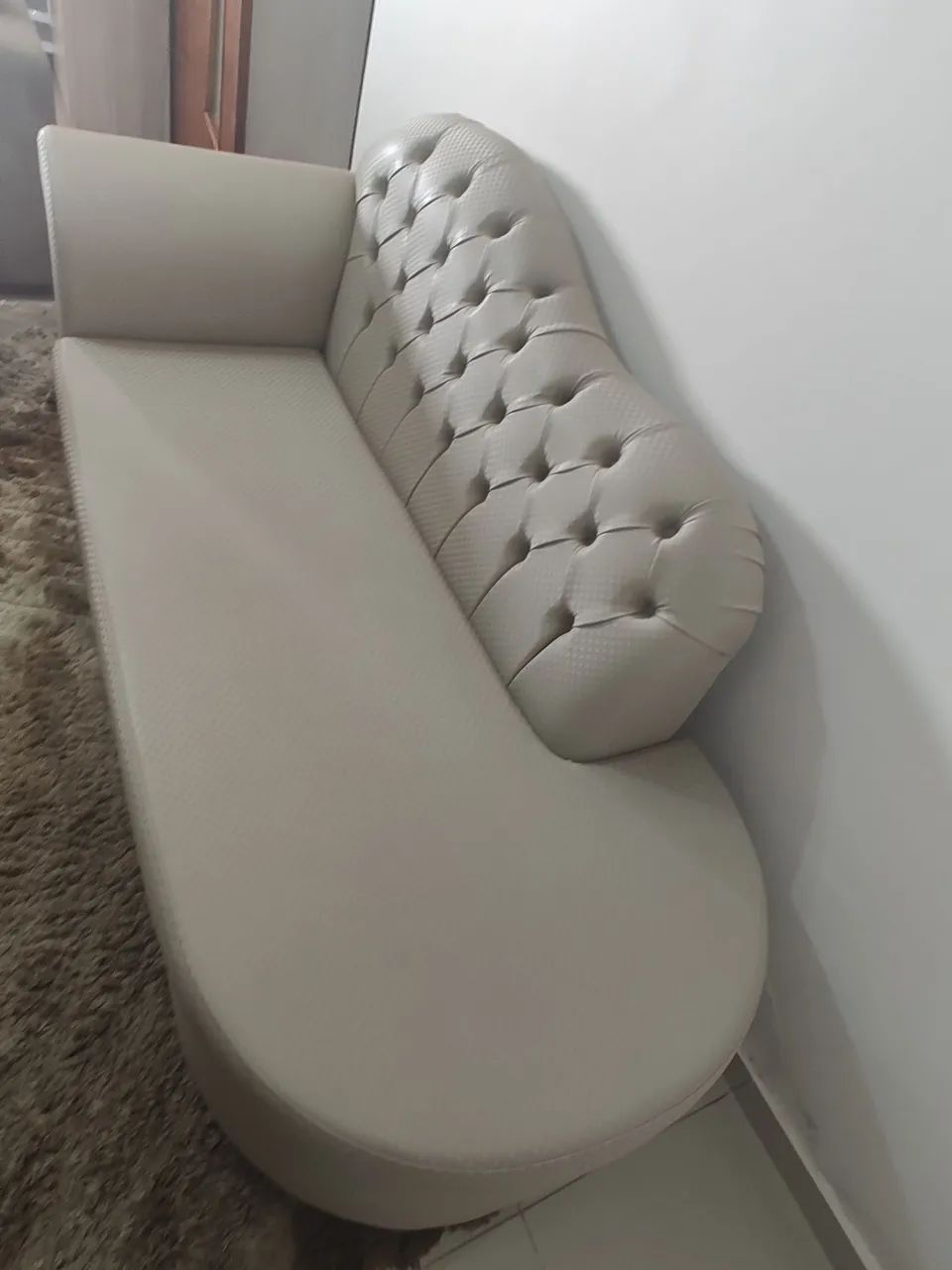 Vendo sofá divã praticamente novo  - Foto 2