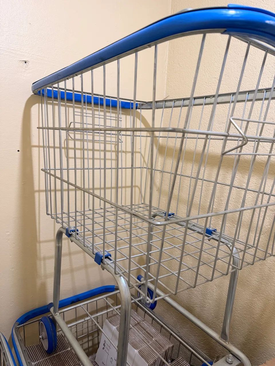 Carrinho de supermercado/estoque em aço galvanizado - Ideal para comércio