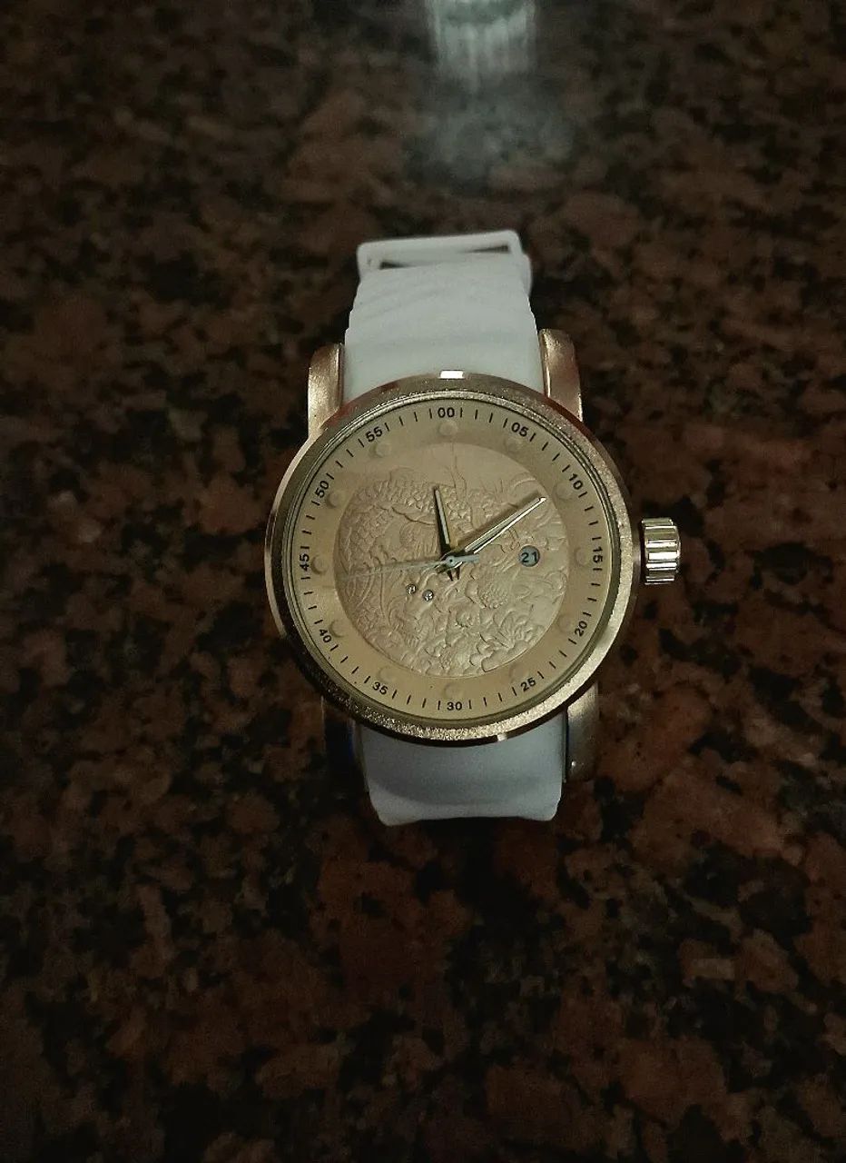 Relógio yakuza Dourado com branco  - Foto 3