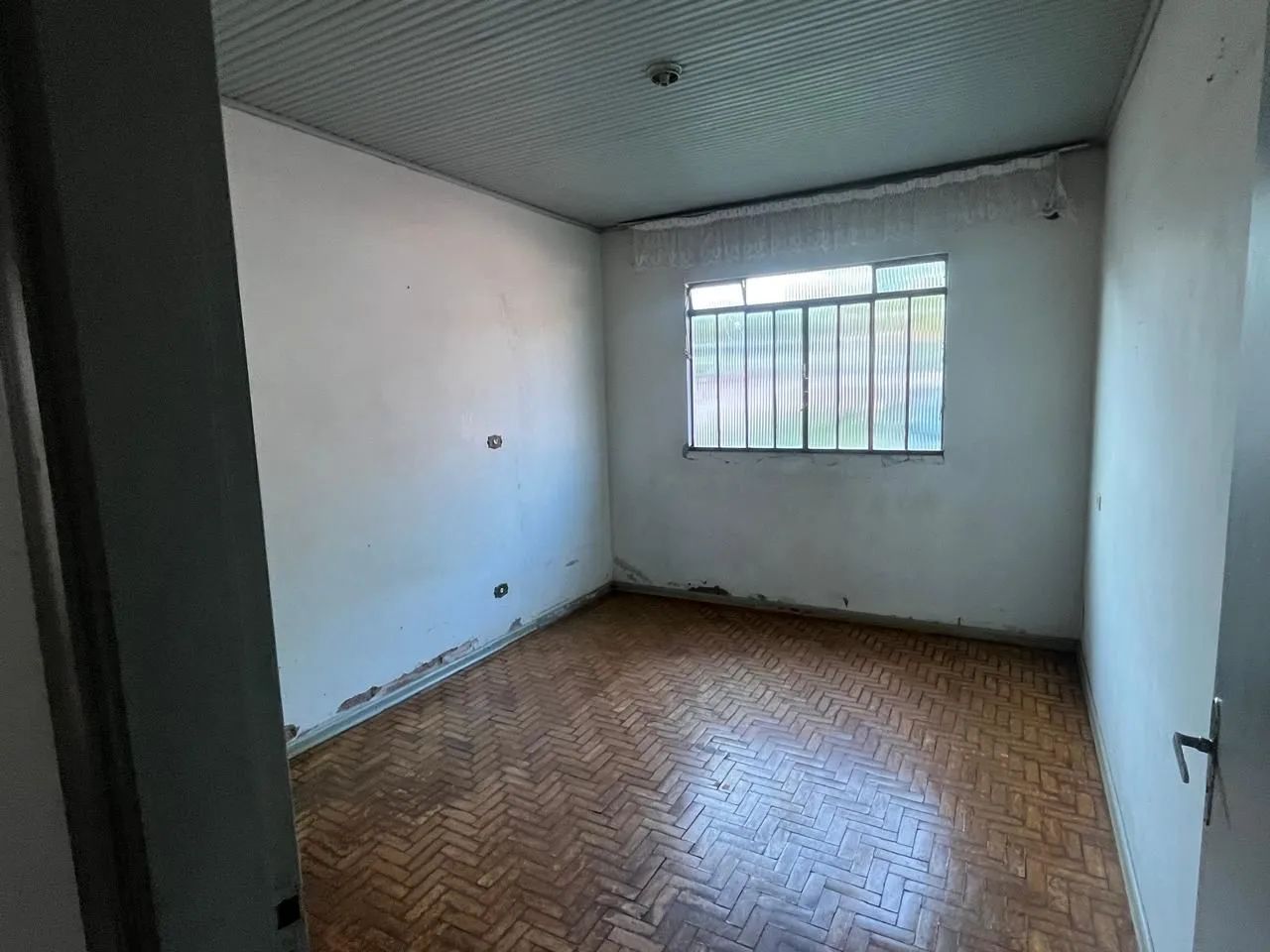 Aluga-se casa zona 5