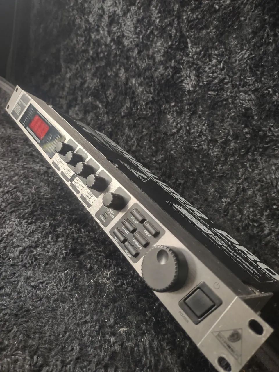 processador de efeitos digitais Behringer Virtualizer Pro DSP2024P