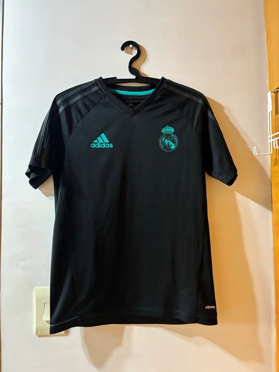 Camiseta real Madrid preta 