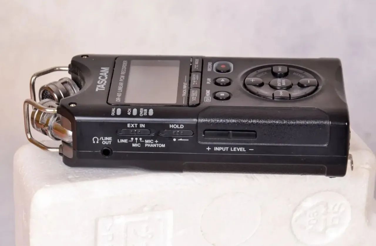 Gravador de audio tascan DR40