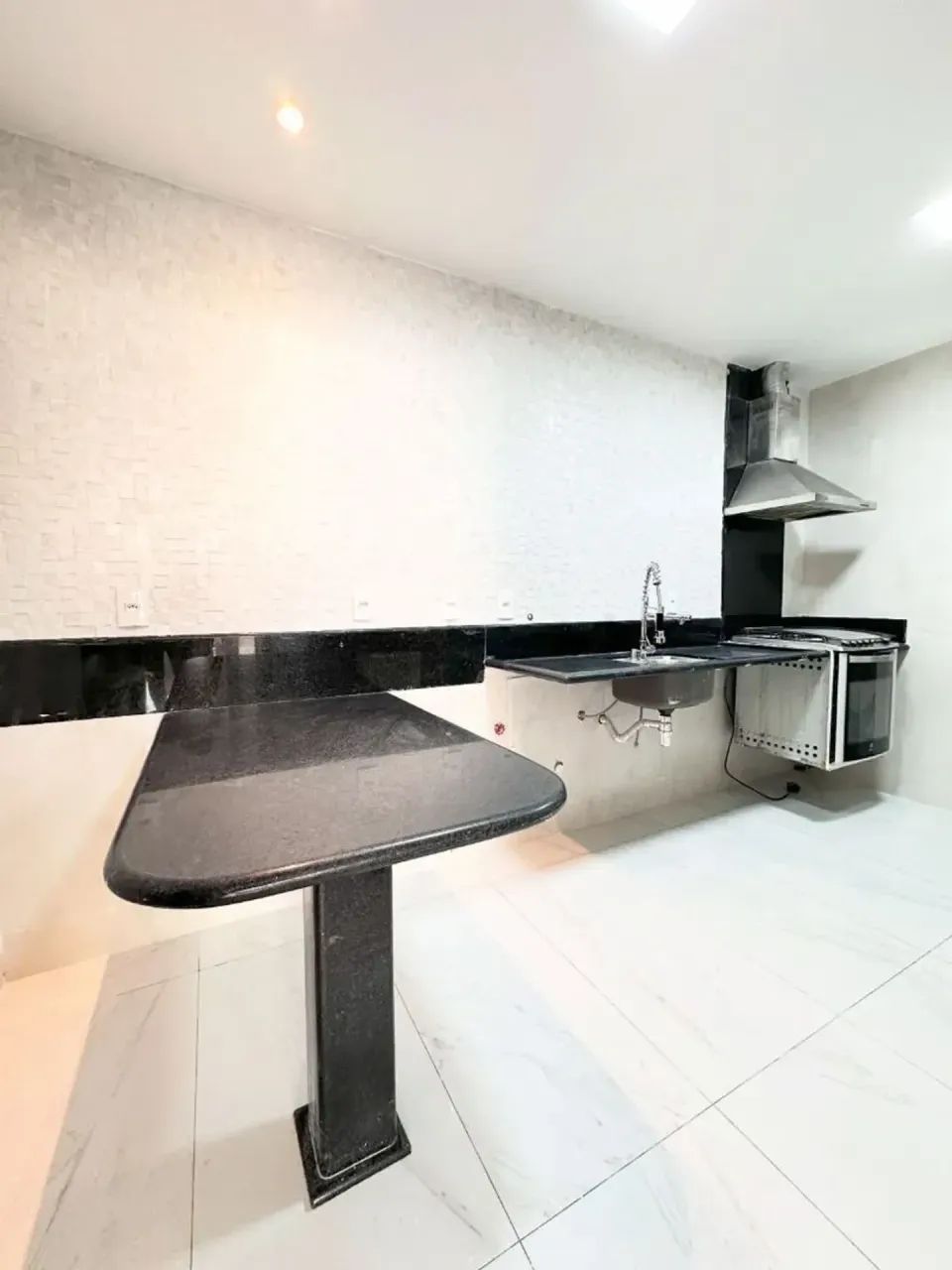 Praia da Costa, 4 quartos, 2 suítes, 2 vagas, 180m² - Foto 3