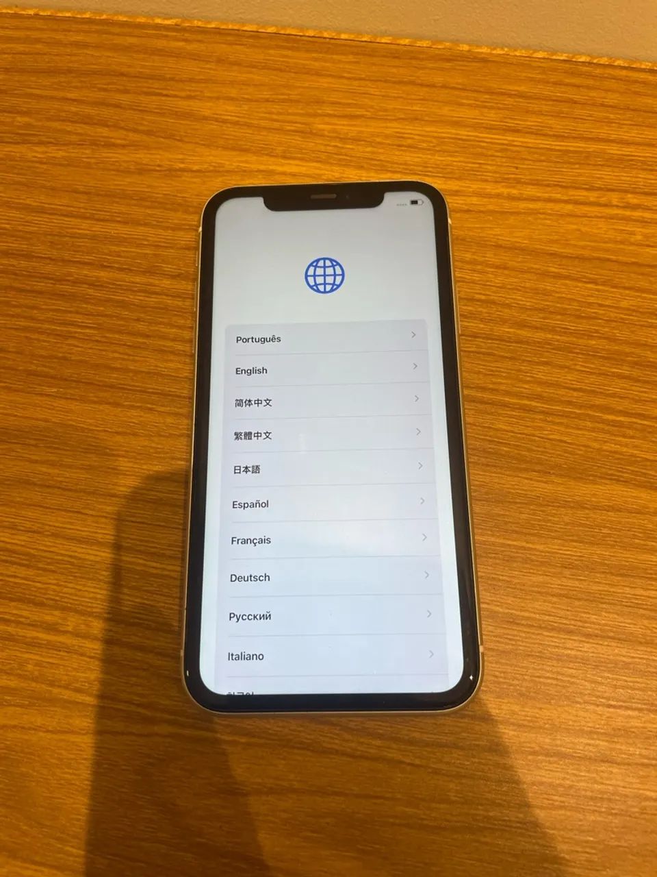 iPhone 11, 64g, muito conservado e nunca aberto. - Celulares e