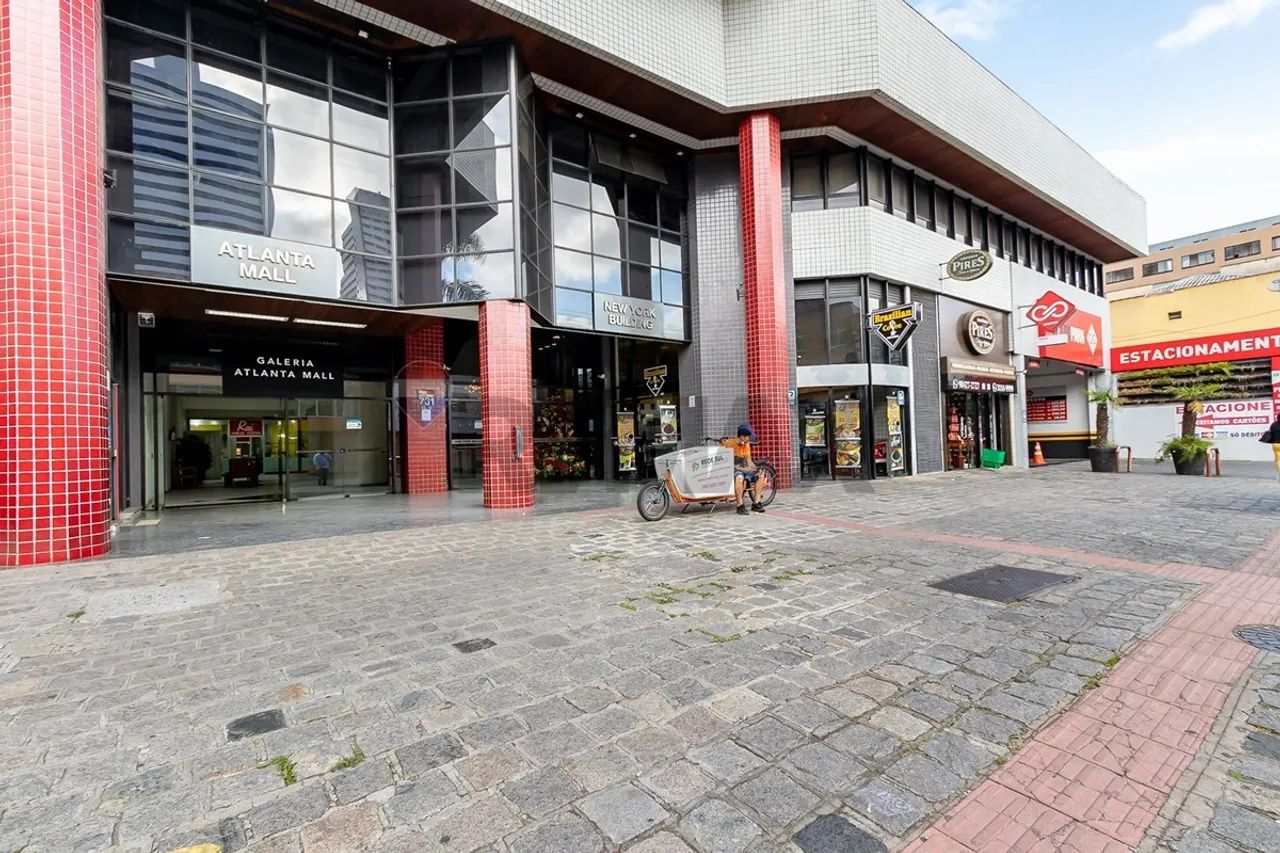 Sala Comercial com 30 m² no Edifício Atlanta Mall no Centro de Curitiba - Foto 2