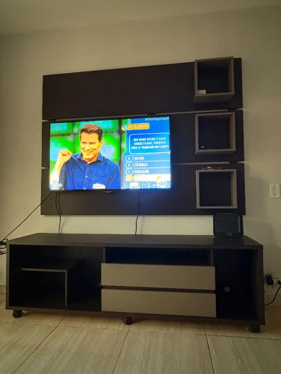 Rack com Painel TV até 65 Polegadas - Bem Novinho - Foto 2