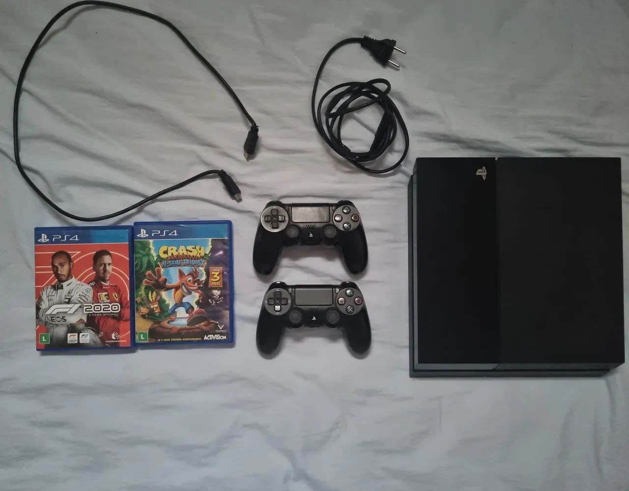 PS4 - 2 controles 