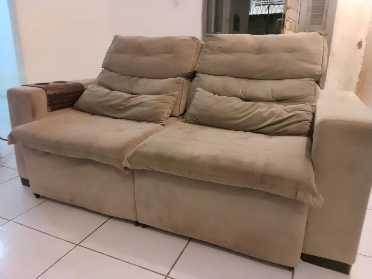 Sofá retrátil precisando lavar