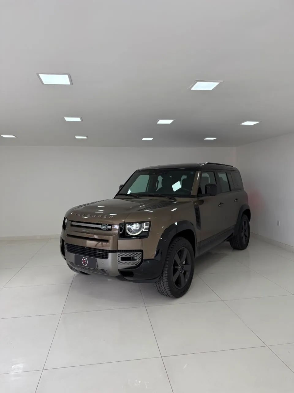 Land Rover Defender 2023