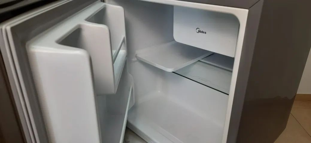 Frigobar Midea 45L 220V Prata - Foto 4