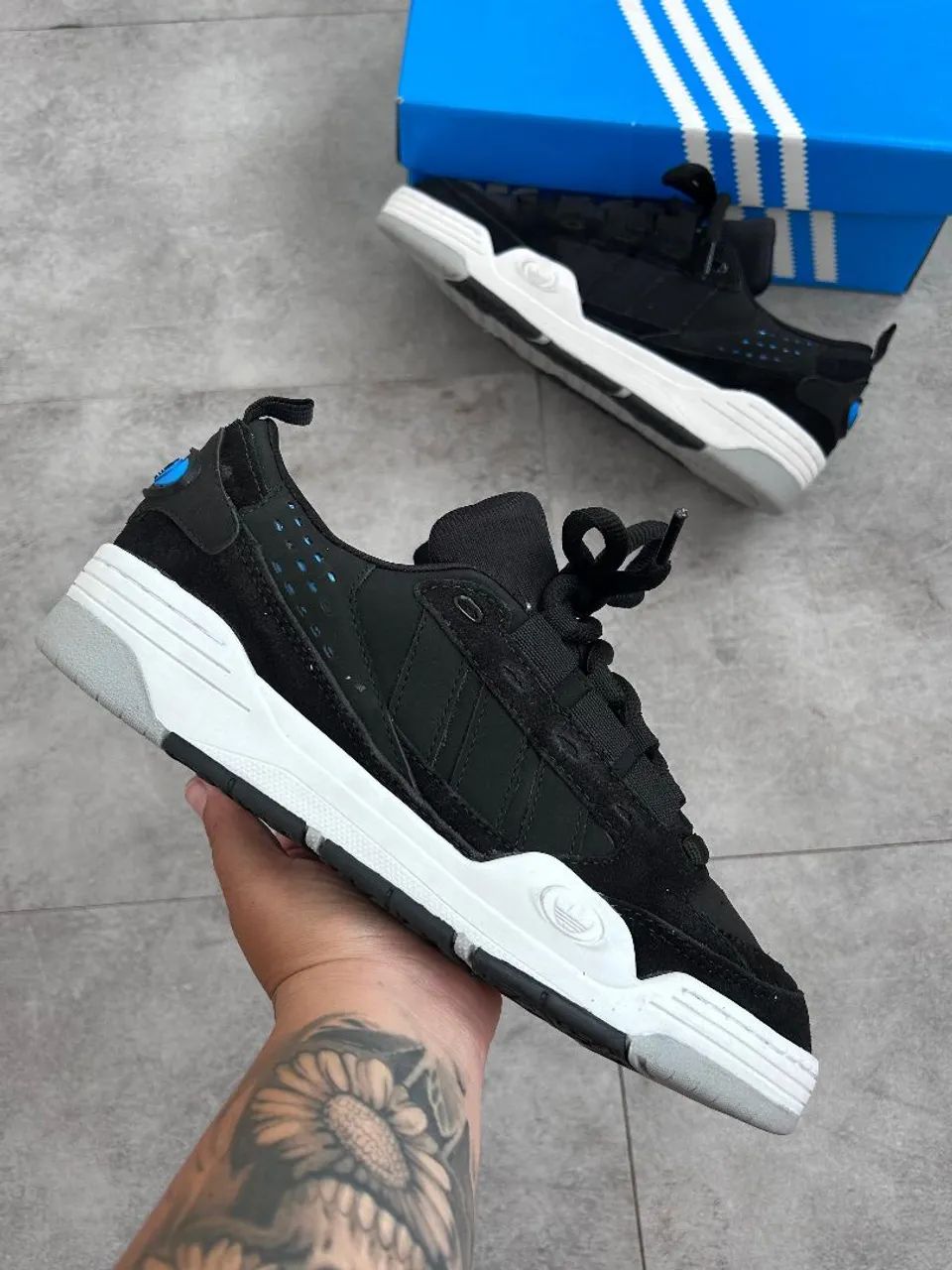 Tênis Adidas 2000 - Calçados - Jockey de Itaparica, Vila Velha