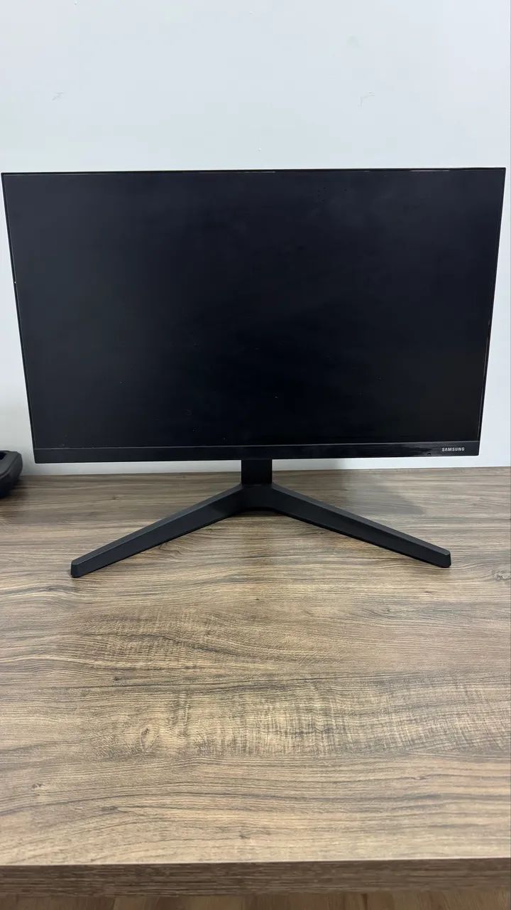 2 monitores 24 polegadas - LG e Samsung T350