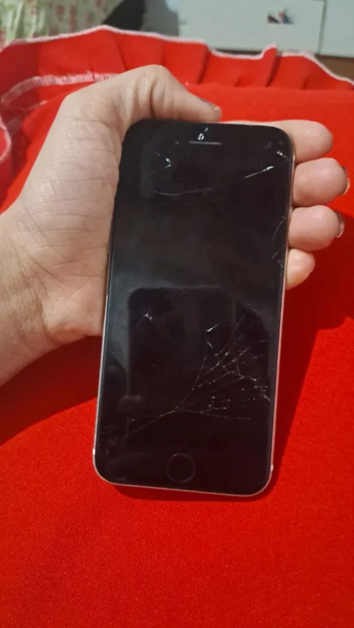 Vendo iPhone SE 64 gigas R$ 500 - Foto 2