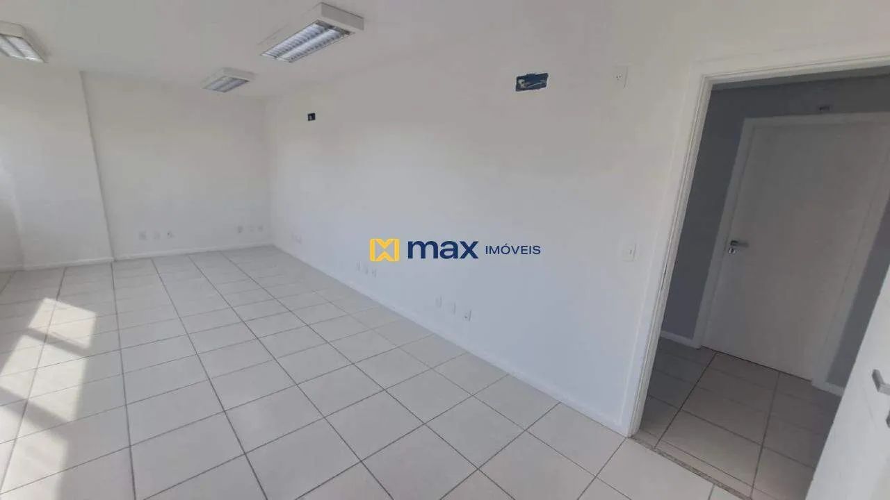 Sala Comercial com 29 m² e 1 Vaga de Garagem, bairro Centro, Itajaí - Foto 4