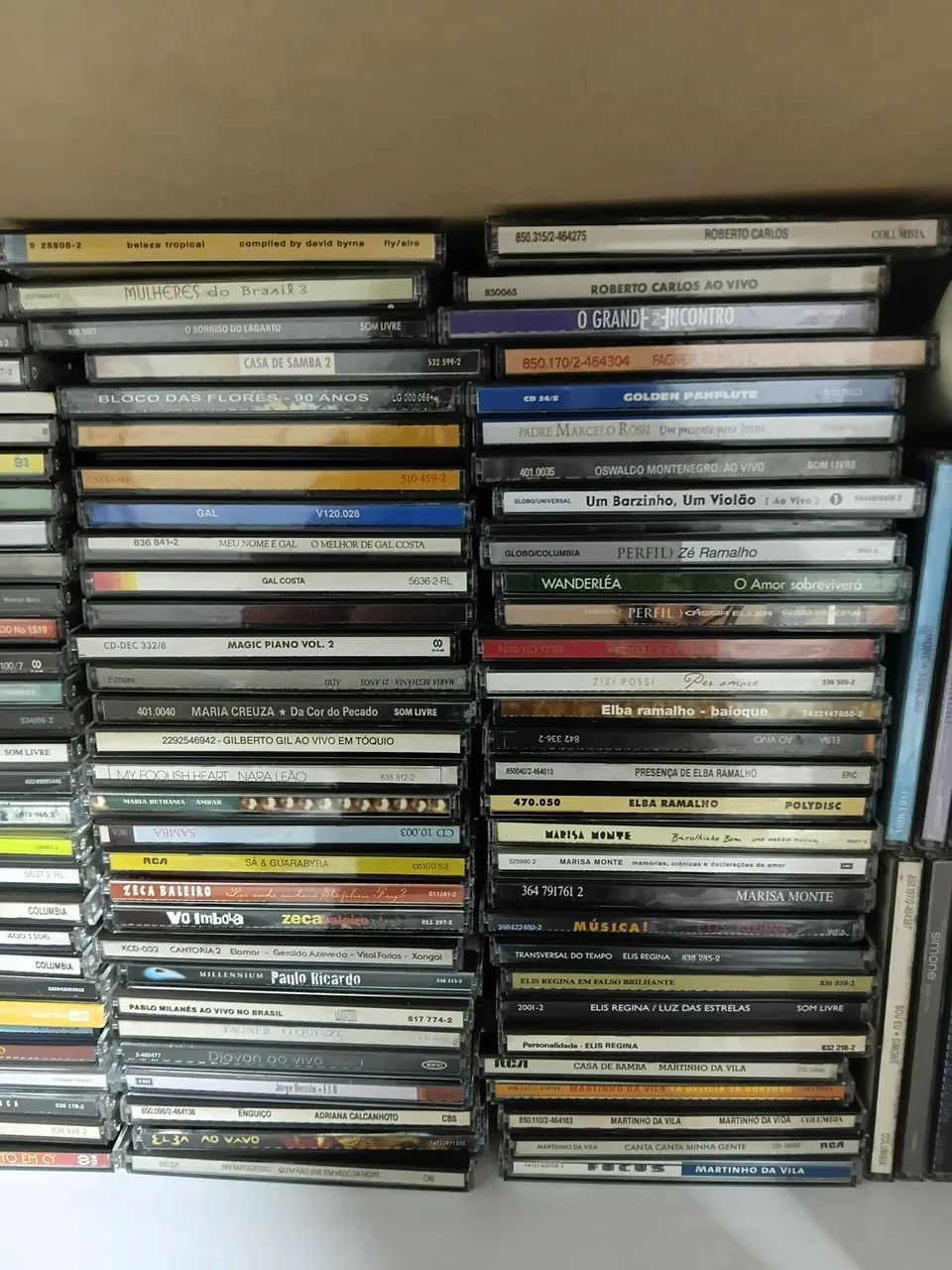 Variedades de CDs a 2 reais