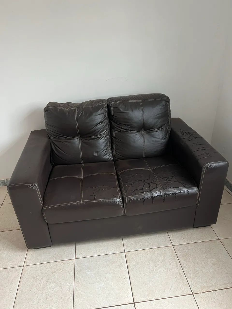 Sofá de 2 lugares. 200$