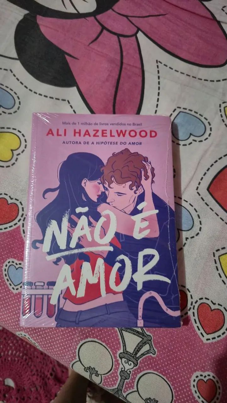 Livro "Não é amor"