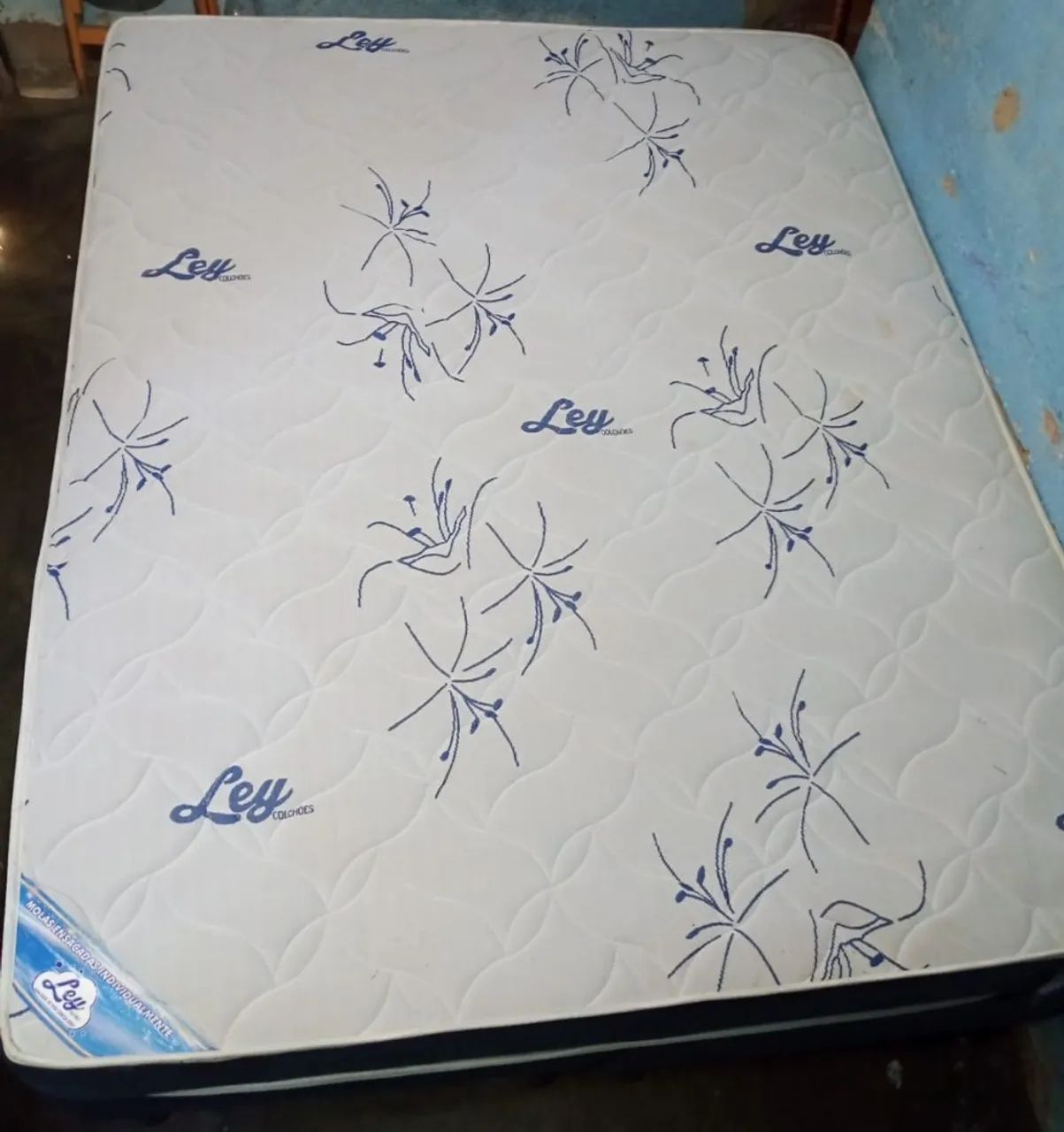 VENDO CAMA BOX QUEEN - Foto 2