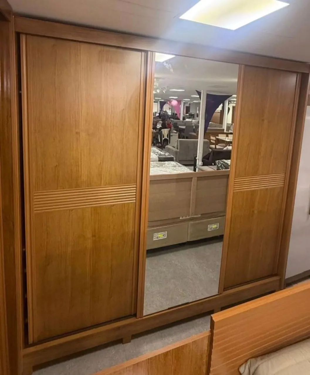 Guarda roupa casal com espelho em MDF
