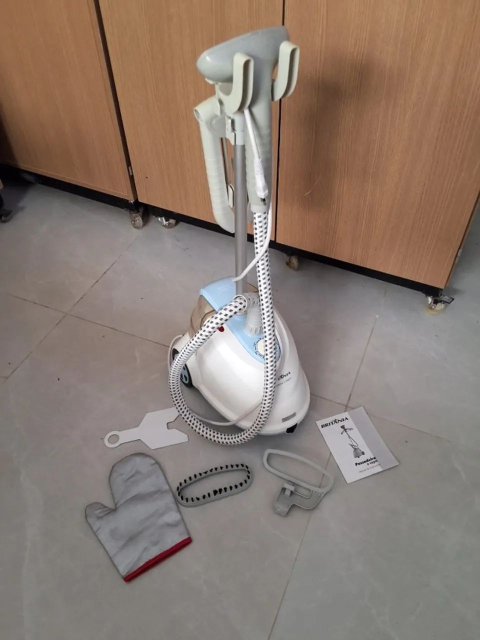 Passadeira a Vapor Vertical Britânia BVP03B - Completa e Funcionando - Foto 4