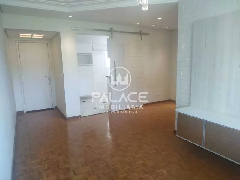 Apartamento : / Residencial / Centro