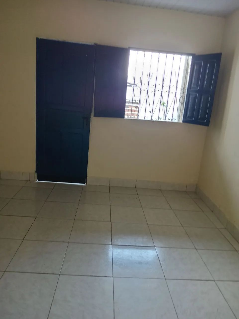 Aluga-se imóvel (casa)