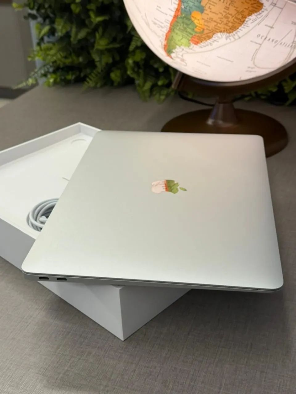 A*A様 【極美品】MacBook Air M1 8GB 256GB 充放電16 Macbook Air M1 8GB 256GB SSD Tela 133 Gold 2020